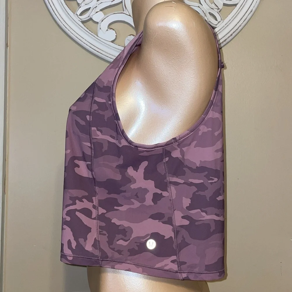 Lululemon women’s 12 XL tank top crop sheer mesh camo purple sculpt athletic
